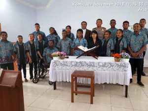 Kasat Binmas Gandeng Vocal Group Argapura Pantai Isi Ibadah Oikumene Polda Papua
