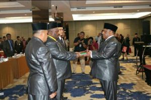 Orgenes Wonggor Dilantik Sebagai Ketua DPR Papua Barat