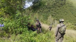 Personel Operasi Damai Cartenz Rutin Patroli Dan Sambang di Wilayah Pegunungan Bintang, Distrik Kiwirok